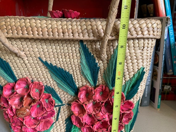 Vintage Woven Rattan Tote with Flowers - image 10