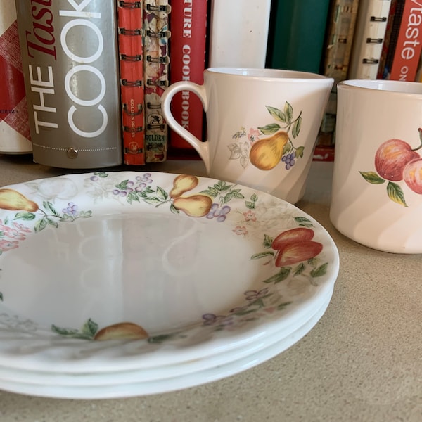 Vintage Corelle and Corning Scalloped Chutney Collection, 8 pieces