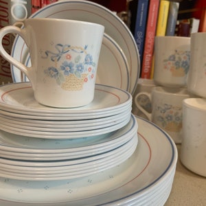 Vintage Corelle Country Cornflower Dinnerware Collection