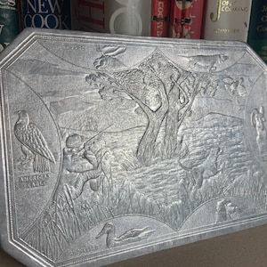 Vintage En relieve Trivet / Hot Pad, Escena de caza