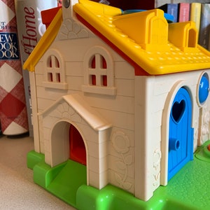 Vintage Fisher Price Discovery Cottage