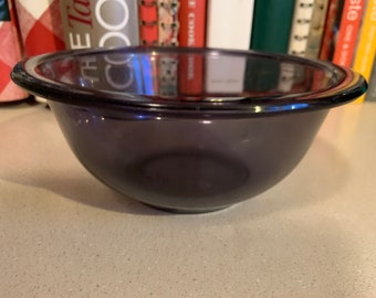 Vintage Amethyst Pyrex, Nesting Mixing Bowls