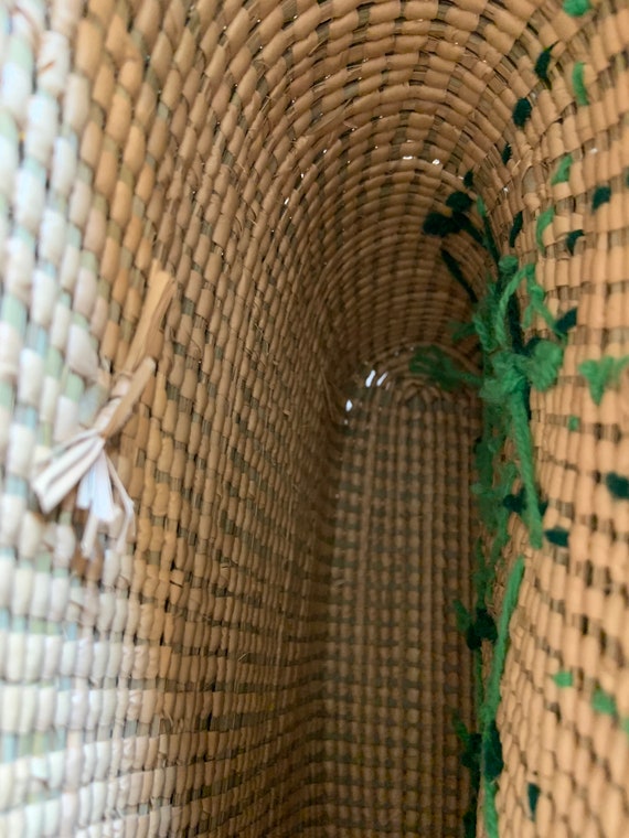 Vintage Woven Rattan Tote with Flowers - image 8