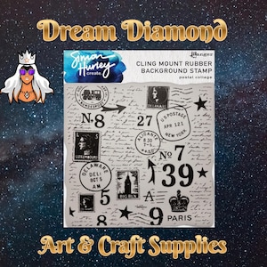 Pode incluir: Carimbo de fundo de borracha com um design de colagem postal. O carimbo apresenta vários selos postais, números e escrita manuscrita em tinta preta. O carimbo inclui o texto "Dream Diamond" e "Art & Craft Supplies".