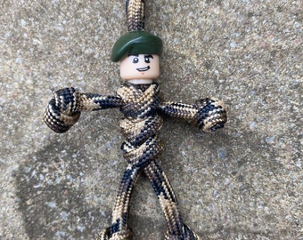 The original paracord buddy Army military soldier Keyring green beret, 550 paracord (faces may vary, female & others available on request)