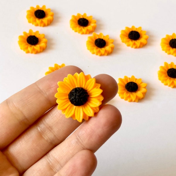 24mm Resin Sunflower, Home Decor, Rustic, Kawaii Miniature, Sunflower, Plastic Sunflower, Resin Cabochons, Rustic party, Rustic Decoration