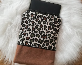 Ebook reader cases sewn in Leo look, gift for readers