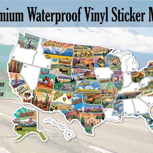 Op de afbeelding: Een kleurrijke vinyl stickerkaart van de Verenigde Staten, met illustraties van de bezienswaardigheden en landschappen van elke staat. De sticker is gelabeld "Premium Waterproof Vinyl Sticker Map" en is weerbestendig, UV-beschermd en geschikt voor binnen/buiten.