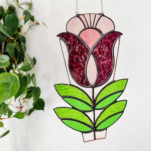 Stained glass purple tulip flower sun catcher, skandi glass ornament, Mother’s Day, flower decor, tulip, glass art, gift for her