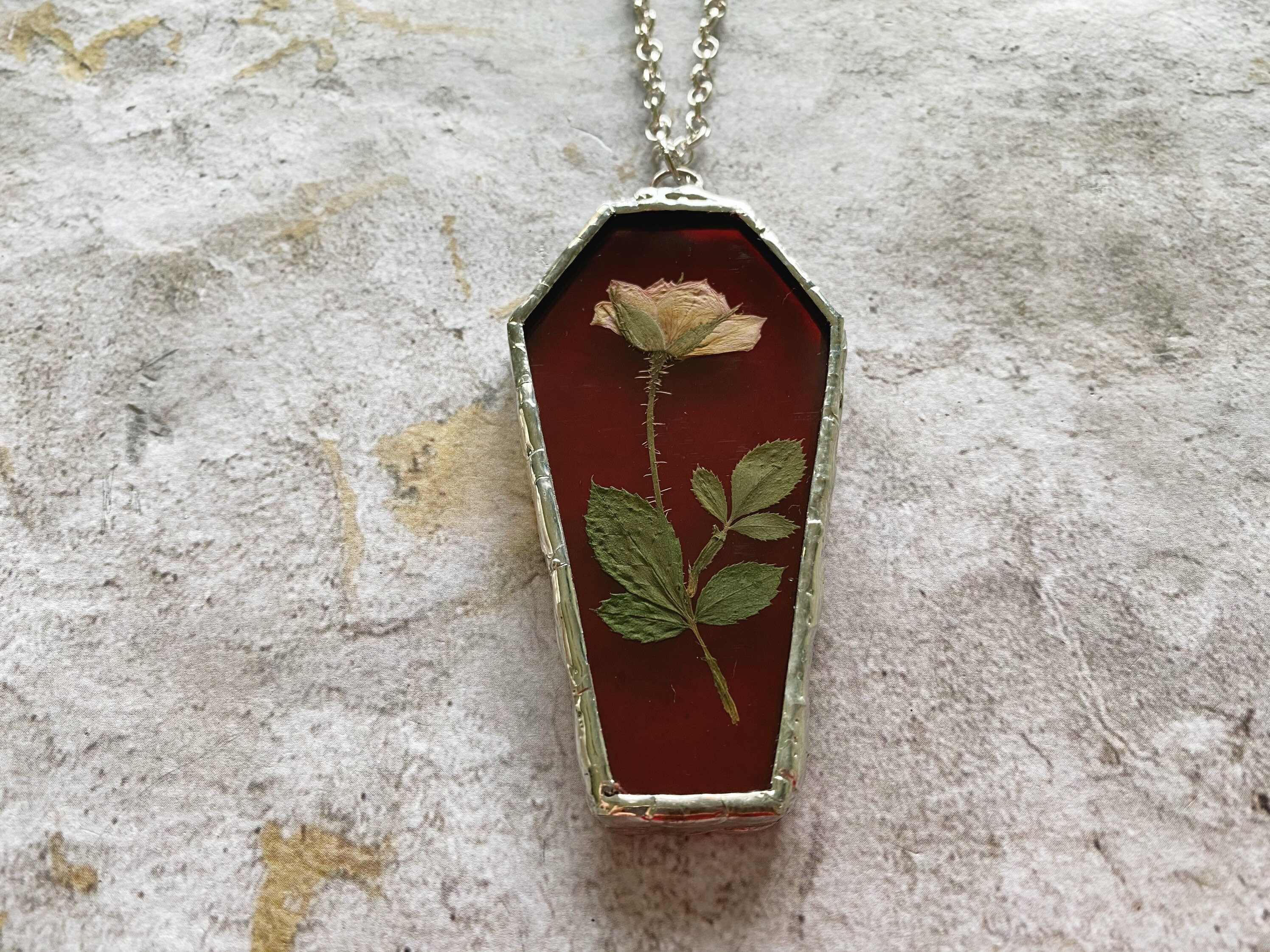 yurikaakutsu DEL GLASS LONGBEES 貢ぐ NECKLACE