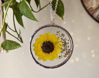 Beautiful Pressed Flower Glass Ornament with rustic style solder and silver patina, one of a kind sunflower and baby’s breath