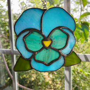 Stained glass Pansy sun catcher offered in two sizes, gift for her, glass art, Mothers Day gift, flower, stocking stuffer, spring decor