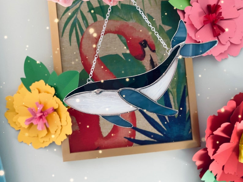 Adorno de ballena de vidrieras, ballena azul atrapasol, adorno de vidrio, Día de la Madre, decoración del océano, decoración de la playa imagen 7