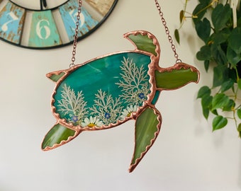 Stained glass turtle sun catcher, ornament, sea turtle, pressed flowers, glass ornament, Christmas gift, stocking stuffer, beachy decor