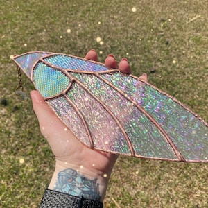 Acchiappasole a forma di ala di cicala in vetro colorato: decorazione boho iridescente