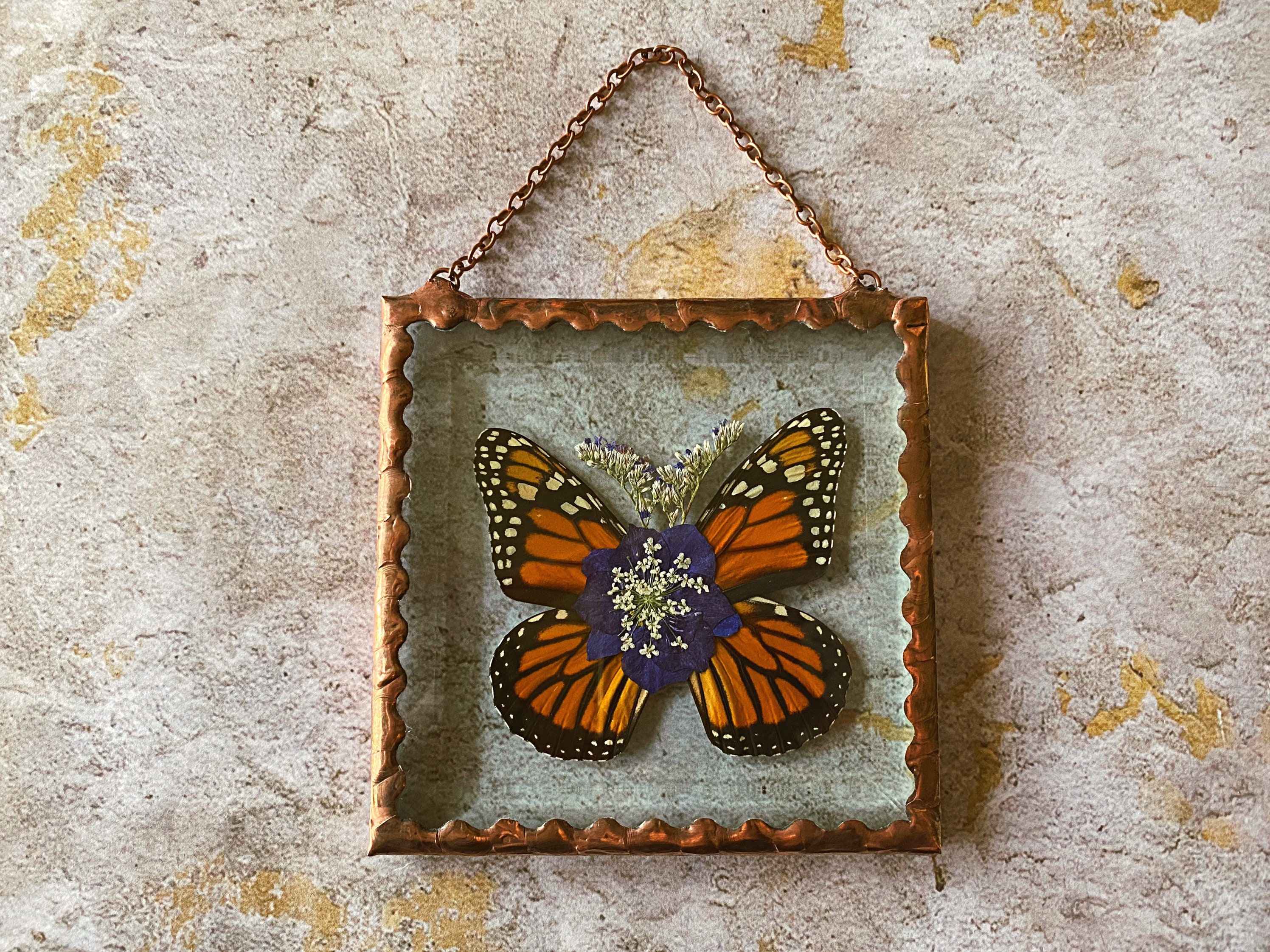 押し花のモナーク蝶の羽飾り：素朴な銅の緑青ガラスアート - Etsy 日本