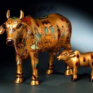 Kamdhenu Cow and Calf Idol for Vastu, Handmade Cow Statue with Calf Statue Spiritual Showpiece Figurine, Painted Cow Statue for Home Decor