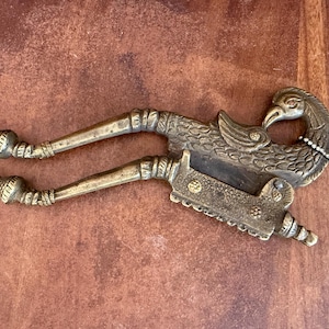 Vintage Brass Betel Nut Cutter: Handcrafted Sarota Bird Design