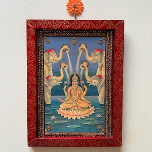 Cornice per foto Gaja Lakshmi: foto di divinità indiane vintage, decorazione da parete in legno (23 x 30 cm)