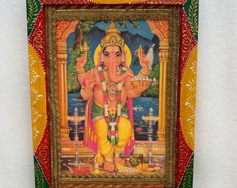 Marco de fotos vintage de Ganesha: decoración de pared de dios indio pintado a mano (23 x 30 cm)
