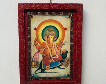Marco de fotos vintage de Ganesha: Decoración de pared artística del dios indio pintado a mano (9x12)