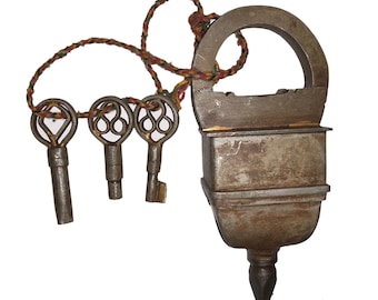 Candado de hierro vintage con 3 llaves: candado artesanal.