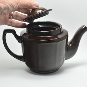 Teapot AND Cosy vintage English pot with a new tea cosy combined to make gift giving easier Bild 3
