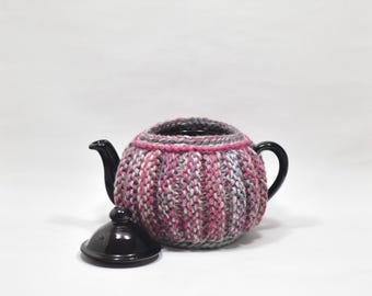 Small top-up tea cosy in pure wool