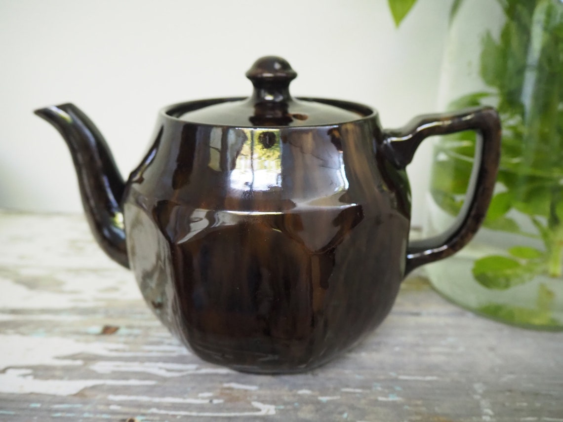 Brown Betty teapot / made in England Etsy