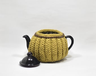 Small top-up tea cosy in pure wool
