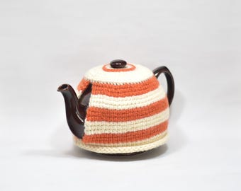 Medium teapot cosy in pure wool cornishware style