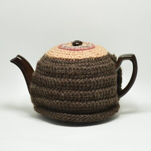 Teapot AND Cosy vintage English pot with a new tea cosy combined to make gift giving easier Bild 4