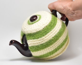 Medium teapot cosy in pure wool cornishware style