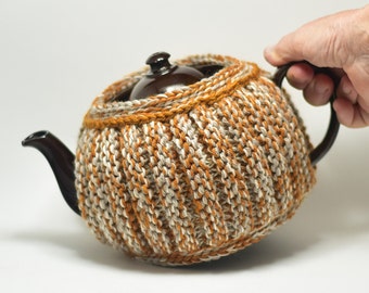 Large teapot cosy in pure wool / hand knitted tea cosy / burnt orange tweed