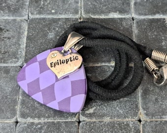 Collana Ciondolo Nastro Viola Consapevolezza Epilessia - Gioiello In Acciaio Inox, Regalo Di Sostegno