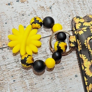 Sunflower Wristlet Wallet, Womens Wallet, Sunflower Keychain Wallet, Silicone Keychain, Womens Wristlet, Credit Card Wallet For Her, keyring