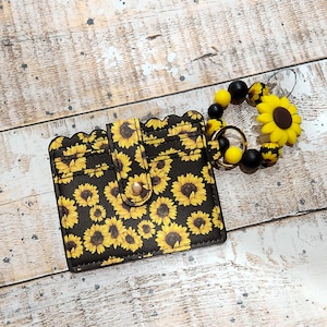 Sunflower Wristlet Wallet, Womens Wallet, Sunflower Keychain Wallet, Silicone Keychain, Womens Wristlet, Credit Card Wallet For Her, keyring