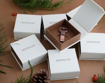 Personalized Beige USB Box: Wedding Photographer Packaging