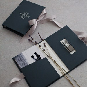 10x15cm Hochzeitsfotobox, dunkelgraue Hochzeitsfotobox mit silberner Prägung OUR WEDDING DAY, Präsentationsbox, Erinnerungsgeschenk