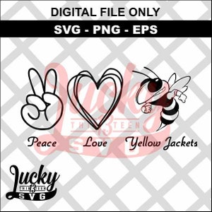 Può includere: Design digitale in bianco e nero con le parole "Peace Love Yellow Jackets". Il design include un segno di pace, un cuore e un'ape dei cartoni animati. Il testo "DIGITAL FILE ONLY SVG - PNG - EPS" è in alto.