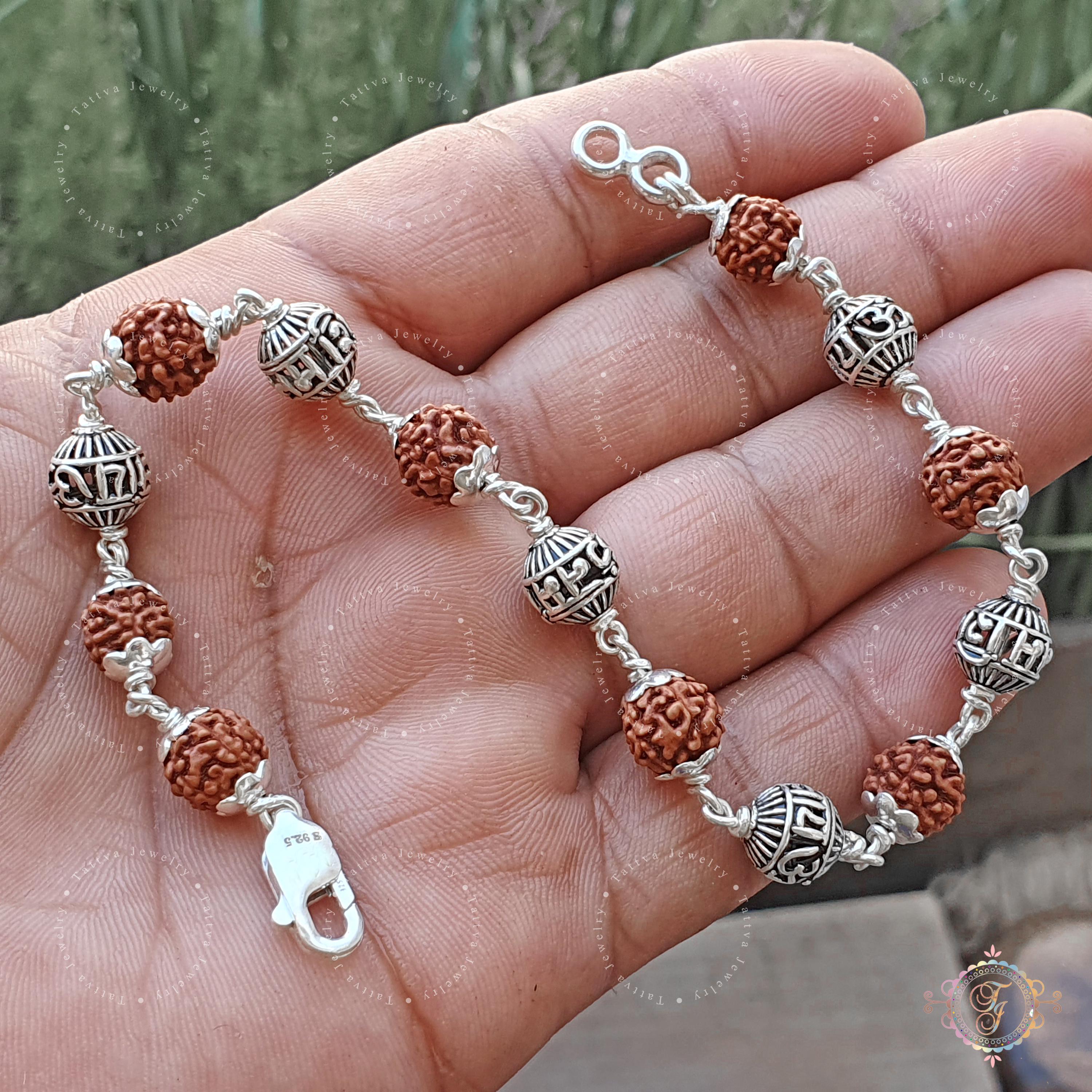 Om Namah Shivaya チャームブレスレット、925 スターリングシルバー  