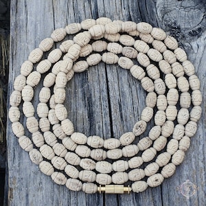 Handgemaakte Radha-gegraveerde Tulsi Kanthi-ketting: Hare Krishna Mala