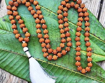 ラダ彫刻入りトゥルシーマーラ：シルクタッセル付きホーリーバジル数珠