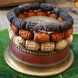 Radha Gravur - Tulsi-Armband, Tulsi-Armband, Reine Tulsi-Perlen, Radha Fassperlen-Armband mit Heiligen Basilikumsamen