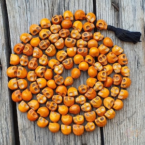 108 Orange Schädel Mala, Vergänglichkeit Mala Schädel Halskette, Mala Perlen, Shiva Halskette, Kapala Gebetskette, Kali Halskette - Schädelkopf