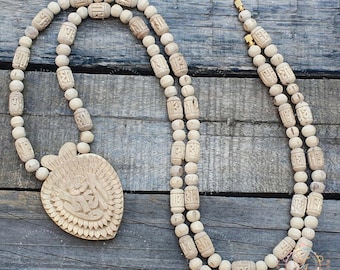 Mala de madera de Tulsi tallada a mano: colgante Radha, collar sagrado Kanthi