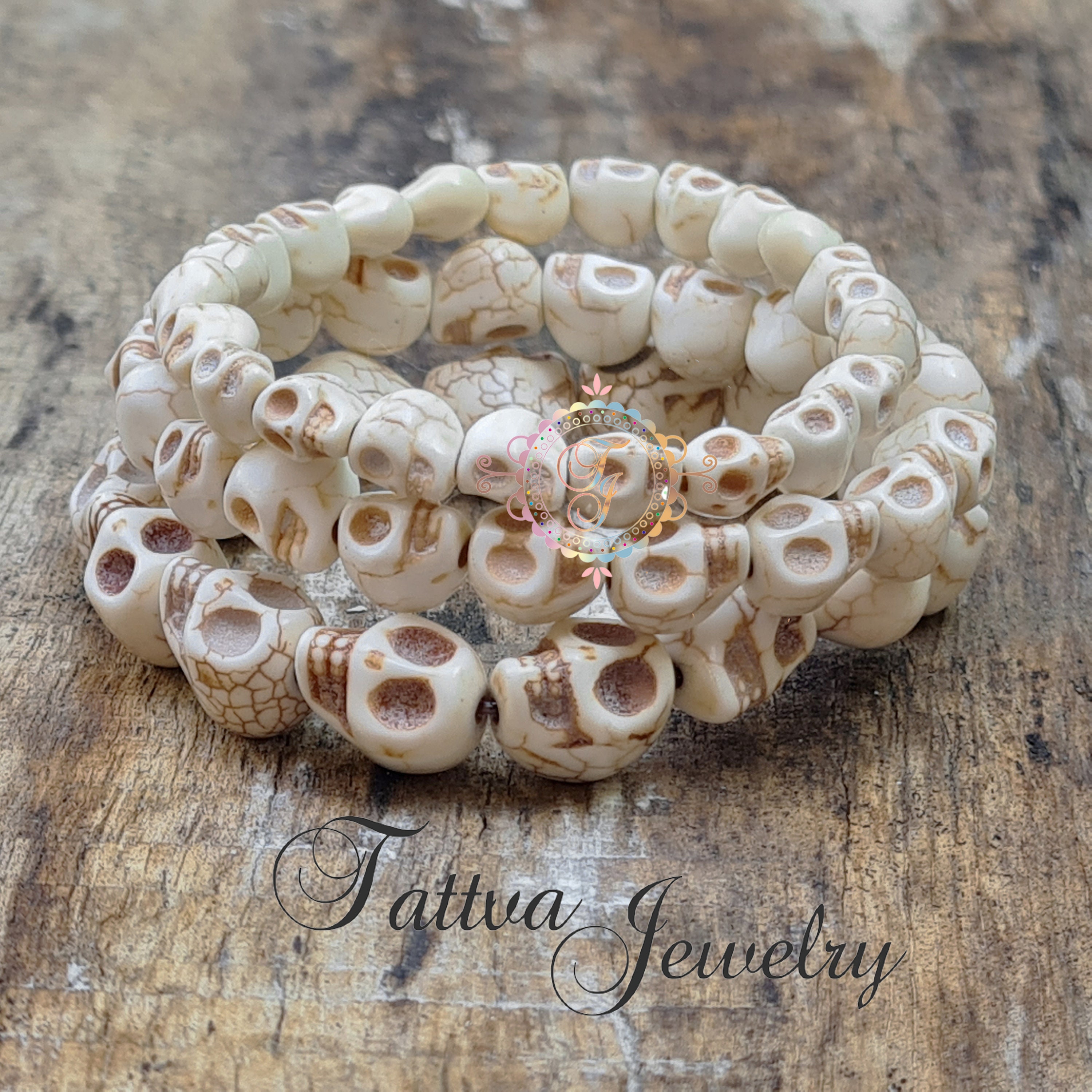 Bracciale In Pietra Lavica Con Perline Teschio – 8 Mm – Fatto A Mano – Oro E Nero – Regolabile