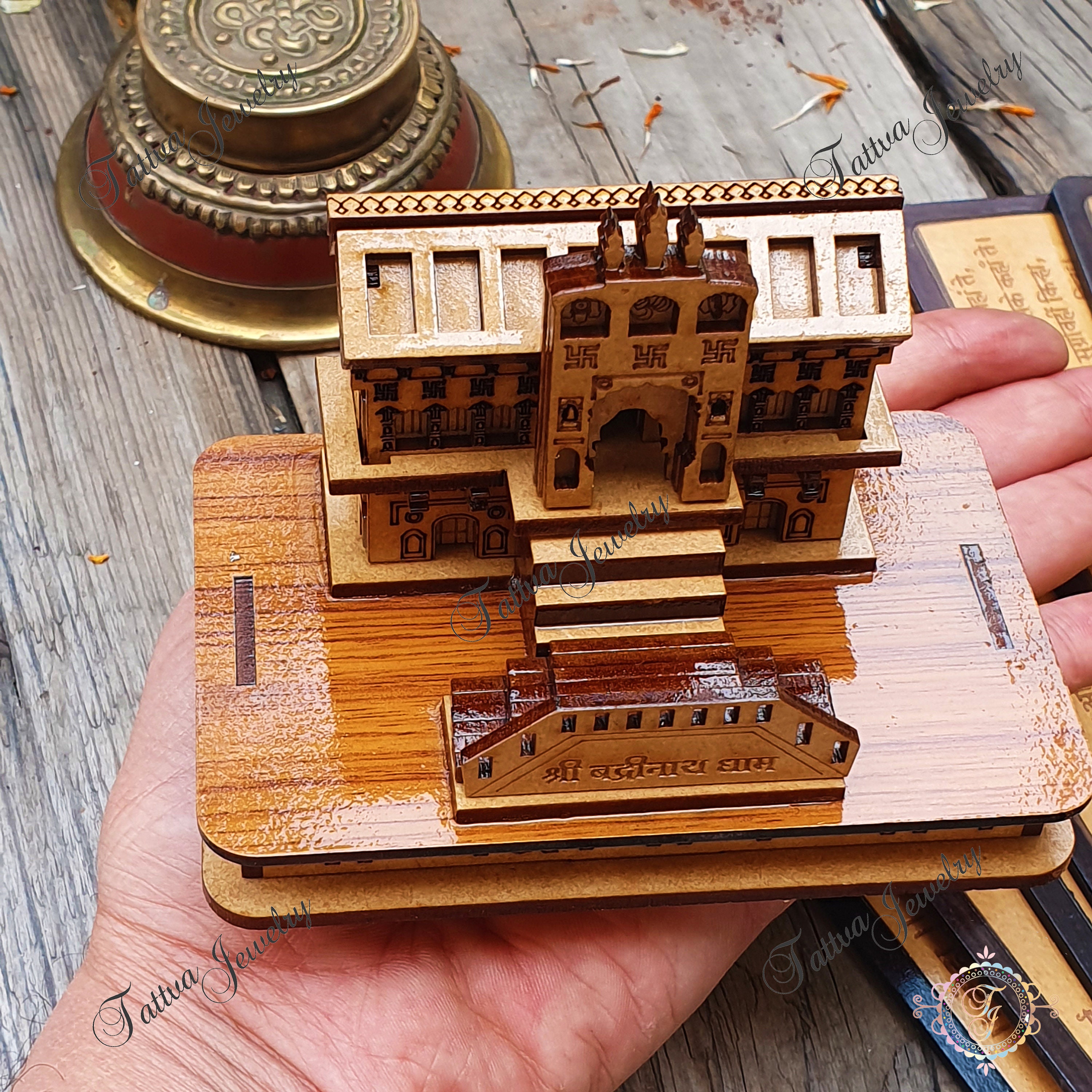 Réplica en miniatura del templo de Badrinath: decoración india de madera  hecha a mano - Etsy México, image size:3000x3000