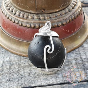 Laddu Gopal Shaligram in Silver Pendant, Religious Gifts, Gopal Narayan Saligram Stone Gandaki River Nepal, Ritual Object