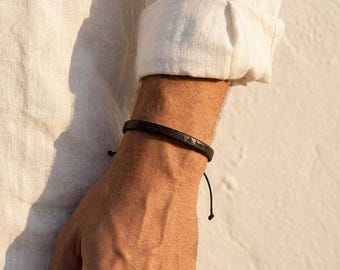 Pulsera de cuero personalizada para hombre - grabado interior y exterior - regalo para él - hecha a mano, resistente al agua